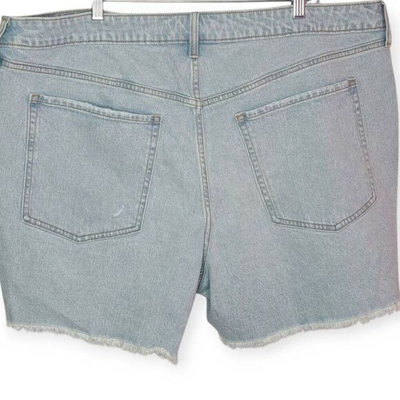 Old Navy Women's Plus Size High Waisted OG Straight Ripped Jean Shorts 24 NWT - Picture 3 of 7
